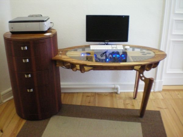 Custom integrated computer desk_1