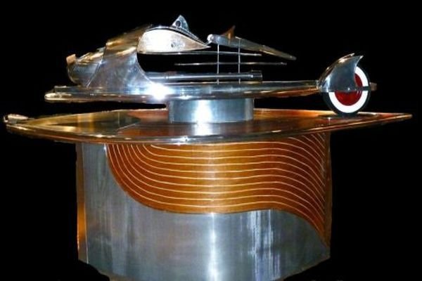 The Royale bar by Phillip Lee Stapleton_1