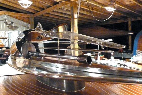 The Royale bar by Phillip Lee Stapleton_3