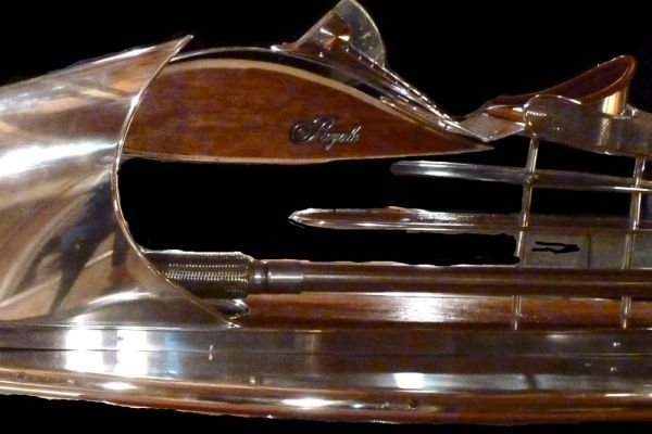 The Royale bar by Phillip Lee Stapleton_4