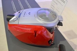 Bagless ProAnimal vacuum cleaner featuring a microorganism-containing Bionic Filter