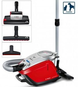 ProAnimal comes with nozzles for cleaning upholstery and bare floors