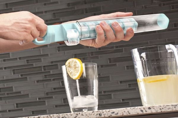 Quirky's Cube Tube for Spill-Free Icemaking_5