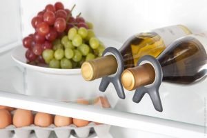 Vine for wine bottles