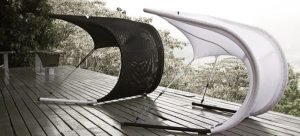 Suzak chair fuses deft flexibility with minimal essence