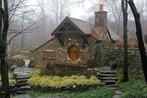 A true, habitable 'Hobbit House'