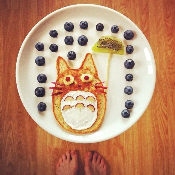Ida Skivenes Plays With Her Breakfast to Create Imaginative Artworks Ida Skivenes Plays With Her Breakfast to Create Imaginative Artworks