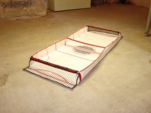 Gliding Hockey - A portable table size hockey game_2