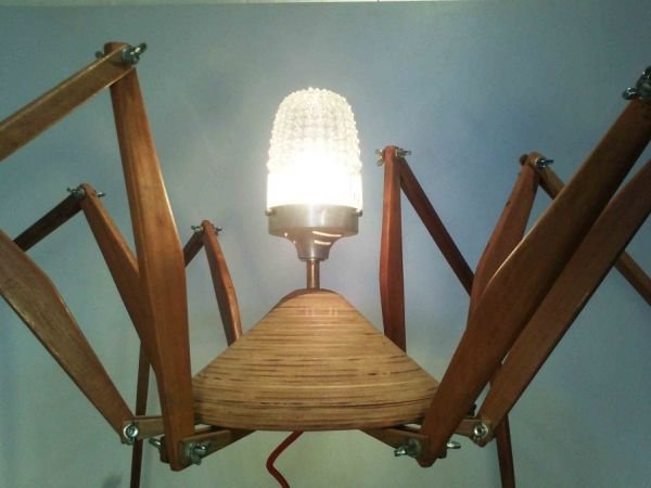 Bruno Freire create the anatomically 'correct' Spider Lamp_5