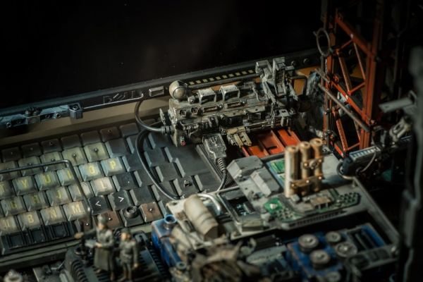 diorama setup by Hiroto Ikeuchi assembling PC case mods together_2