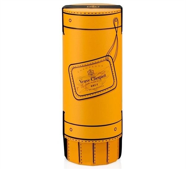 Fashionably Clicquot paper doubles up as a wine bucket_2