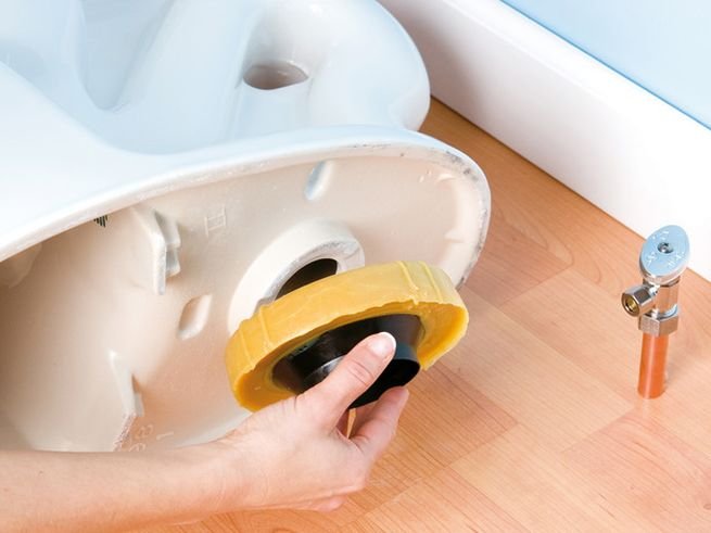 How to remove your old toilet_3