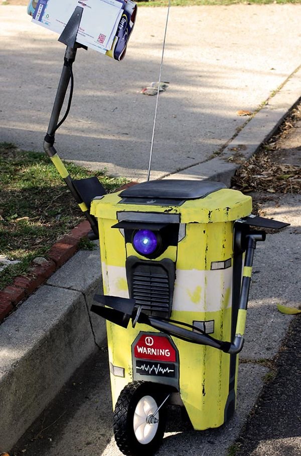 Borderlands Claptrap Trash Can_3