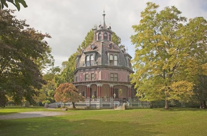 Armour-Stiner Octagon House in New York, USA_1