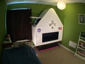 kids room spacecraft diy