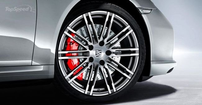 Wall clock crafted from 20-inch wheel rim of Porsche 911_2