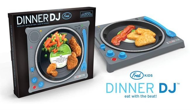 Dinner DJ looks like a turntable_2
