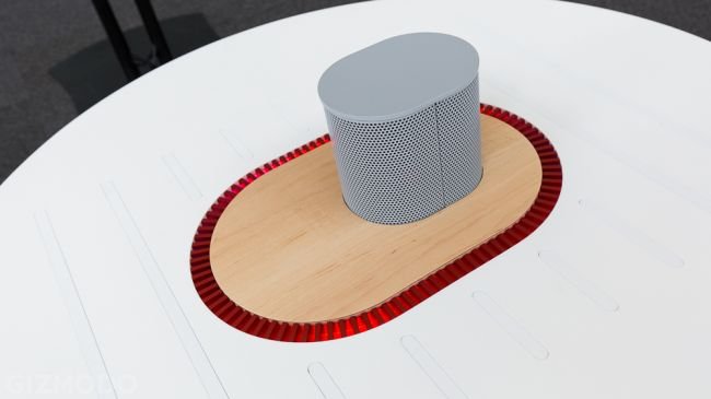 Listening table by New York Times Labs_3
