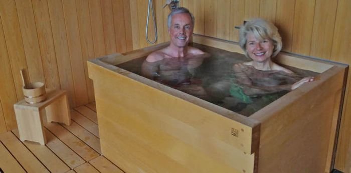 Wooden bathtubs giving that rustic feel to your bathroom