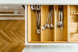 tidy kitchen drawer